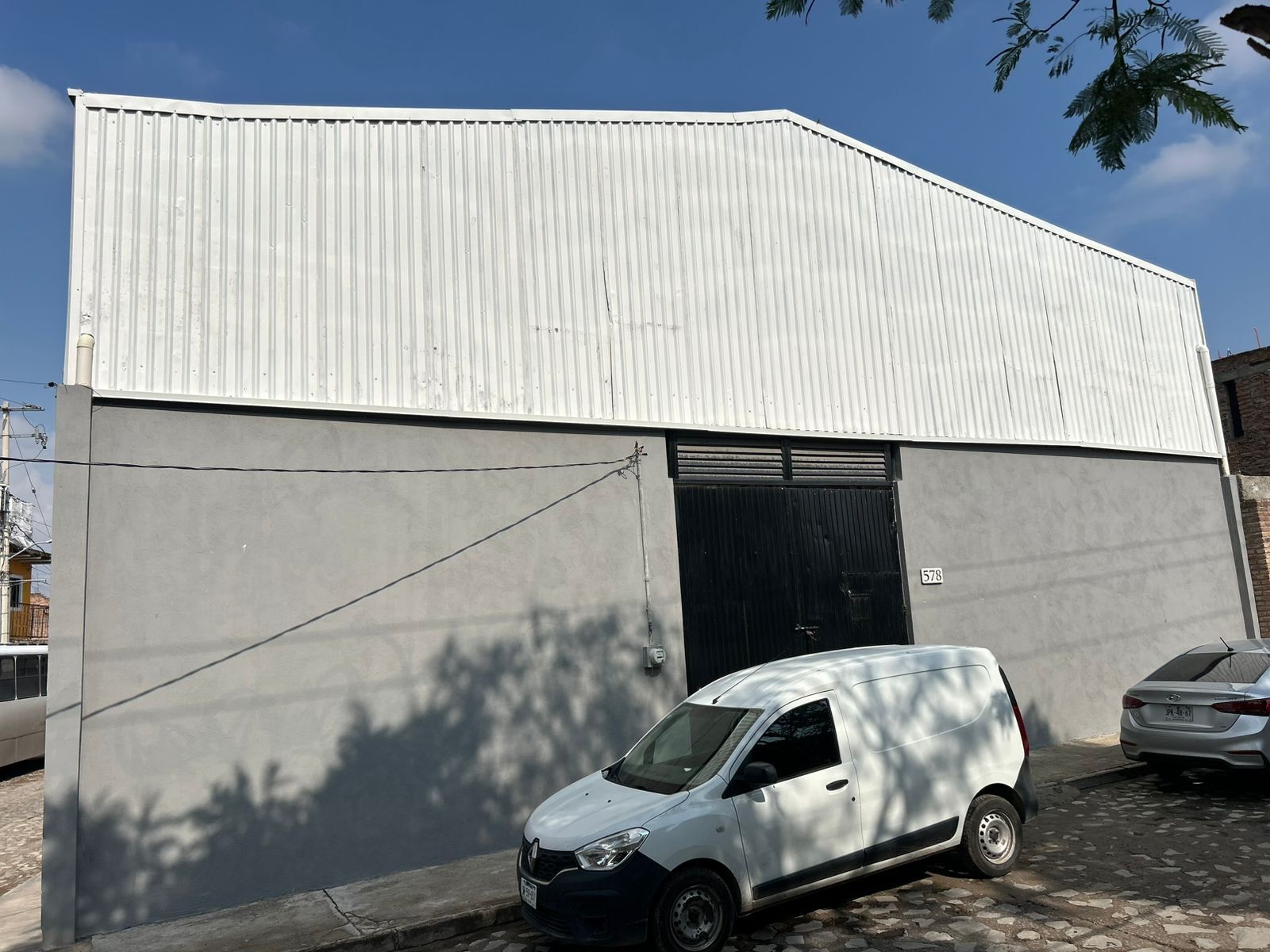 Fachada del local PYAFI